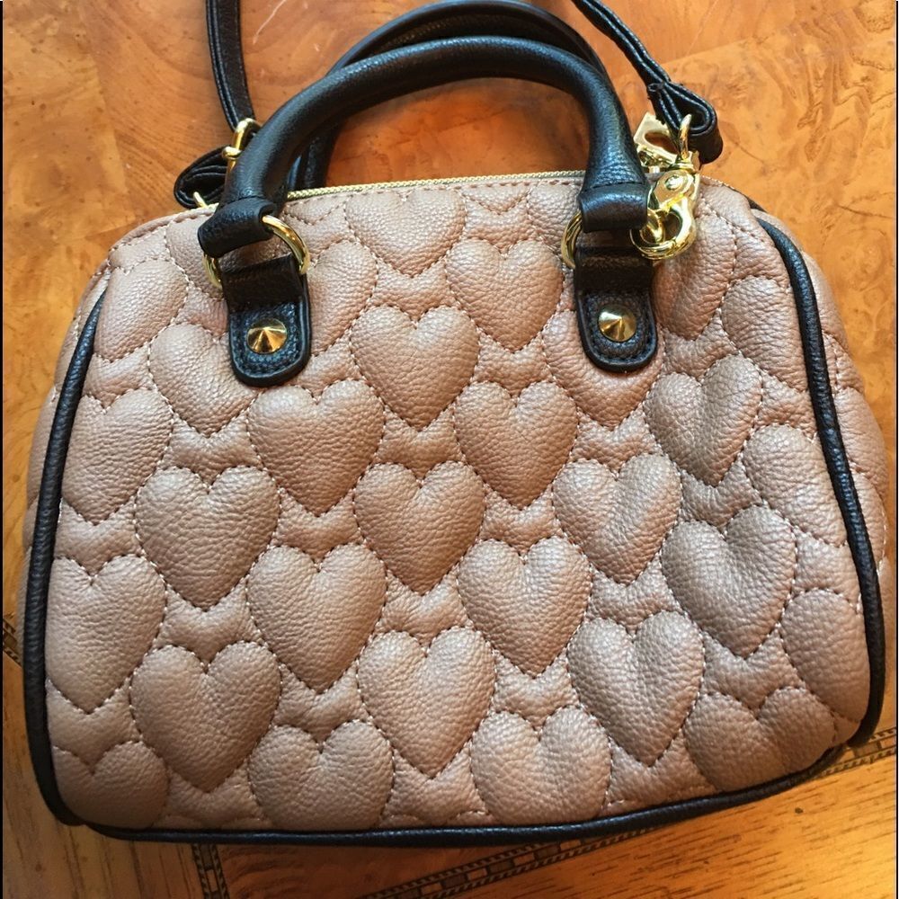PUFF HEART Purse!!  - Picture 2 of 8